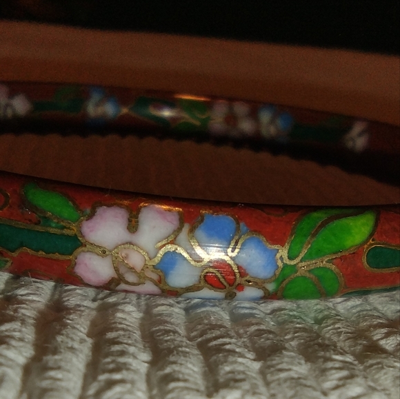 Hand enameled oriental design bangle bracelet - Picture 11 of 16